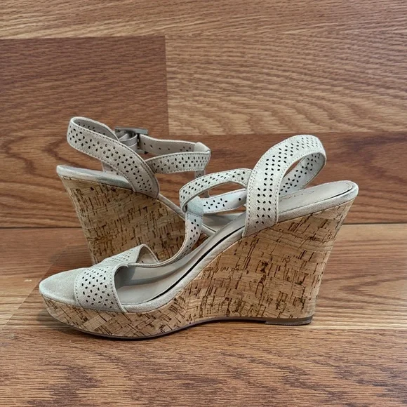 Charles By Charles David Beige Cork & Suede Wedges - Picture 4 of 5